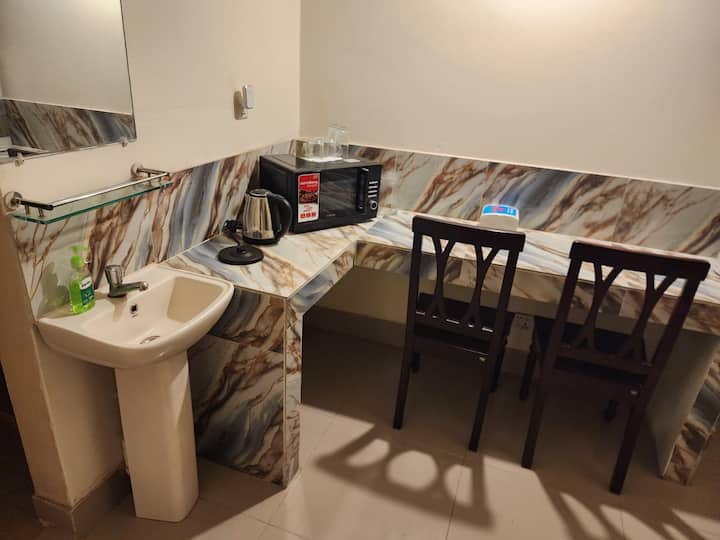 1 Bhk Studio, 2f A/c, Hot Water, Security Guard - Dhaka