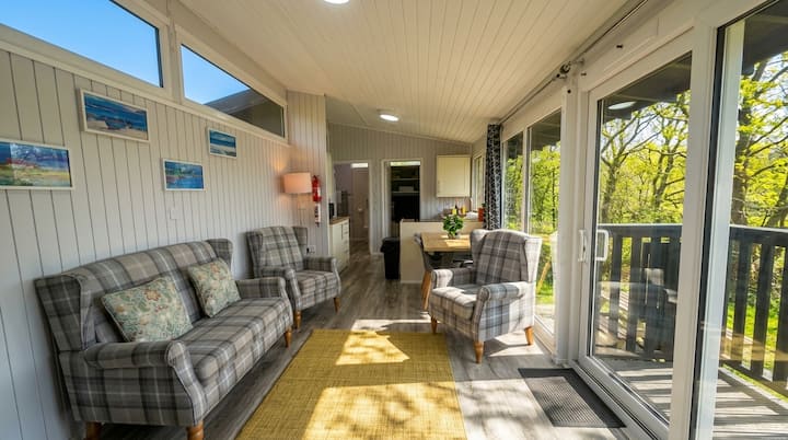 Kilchurn Lochside Cabin | Sleeps 4 | Dogs | Hottub - Loch Awe