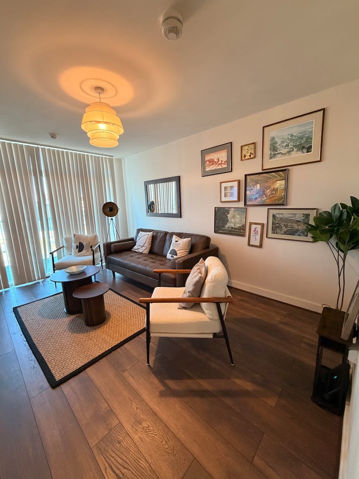 Modern 2br Apt Near Canary Wharf - London