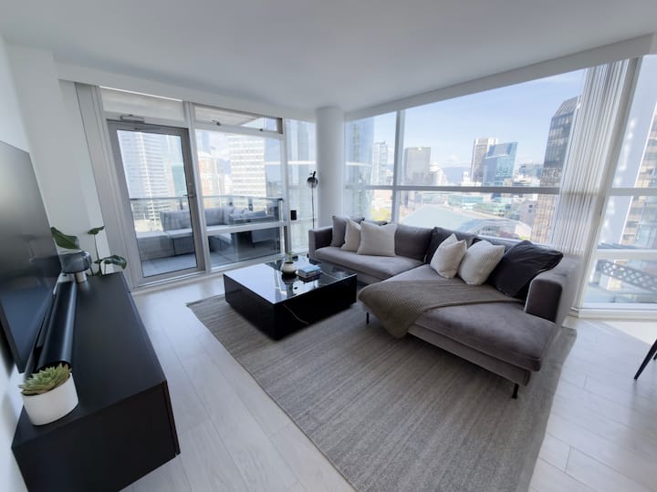 Luxe 2br/2ba | City+mountain Views | Free Parking - 溫哥華