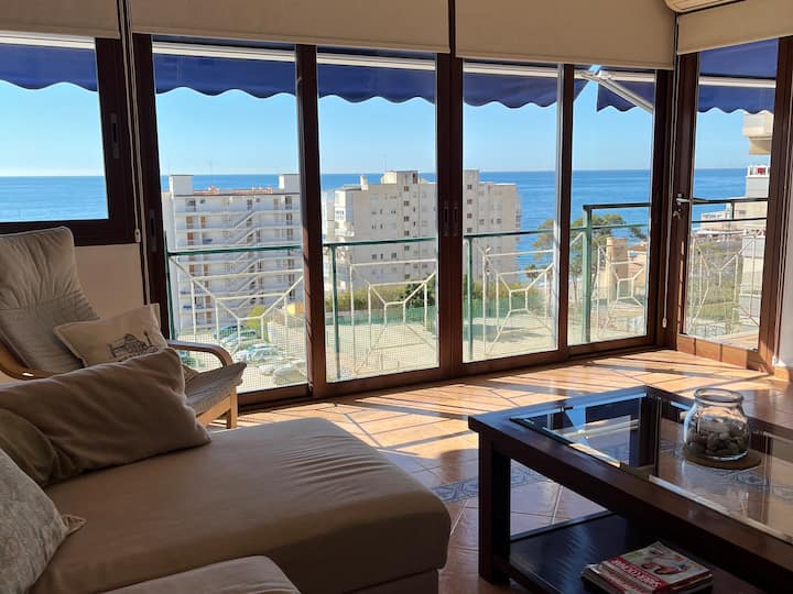 Atractivo Y Cómodo Apartamento Con Vistas Al Mar - Villajoyosa