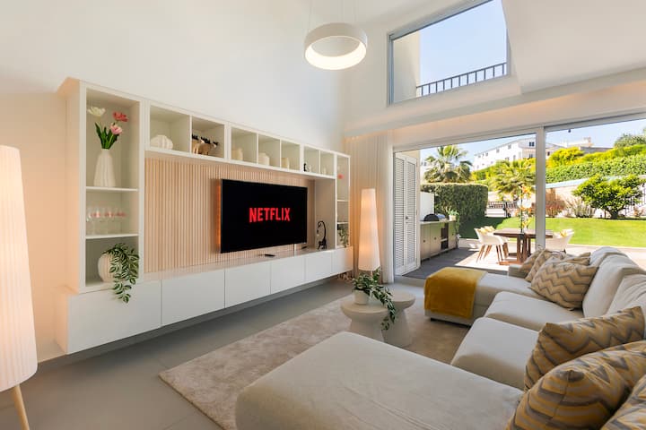 Luxury Villa Brian | Heated Rooftop Pool | Parking - Albufeira