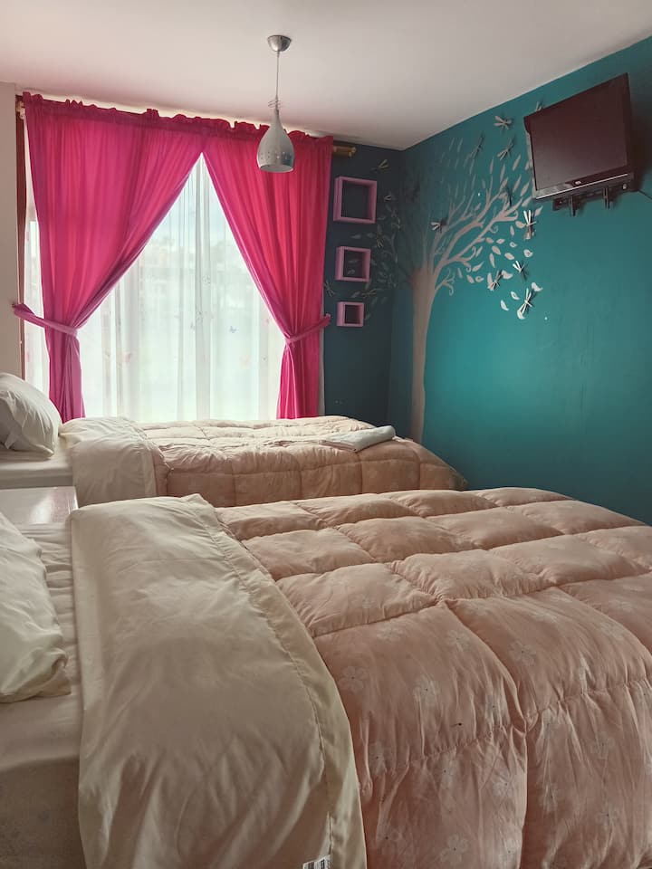 Casa 5hab. Sector Puertas Del Sol - Cuenca