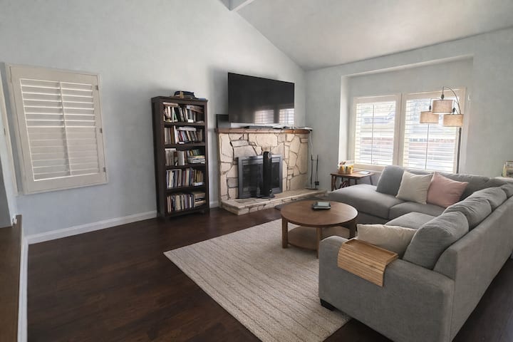 Family & Pet Friendly 4-bedroom Home In La Verne - La Verne, CA