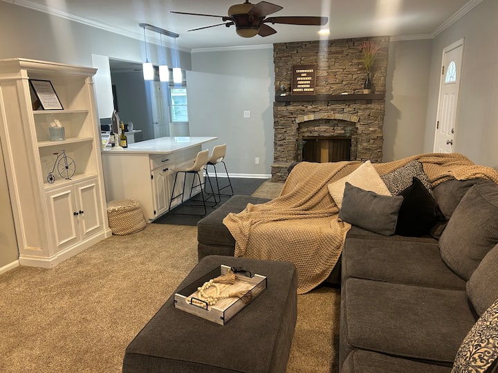 3bedrm•1 Bath•dtls•ranch Style•fenced In Backyard - Paradise Park, Lee's Summit