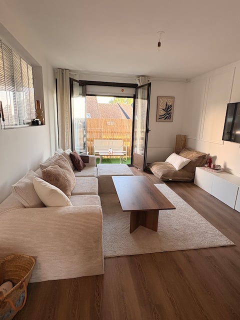 Top performing Airbnb: Apartment for 4 people in Saint Pol De Léon