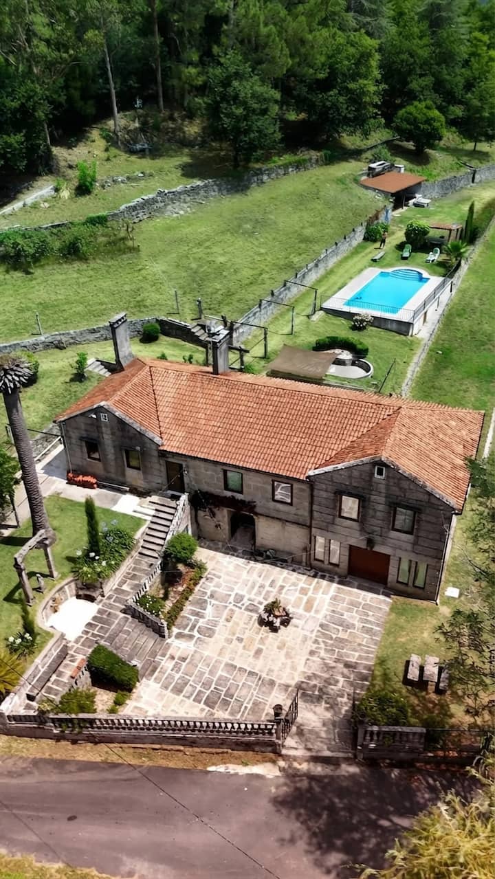 Casa Completa
Rías Bajas
Max 10pax
A 5 Min Playas - Pontevedra