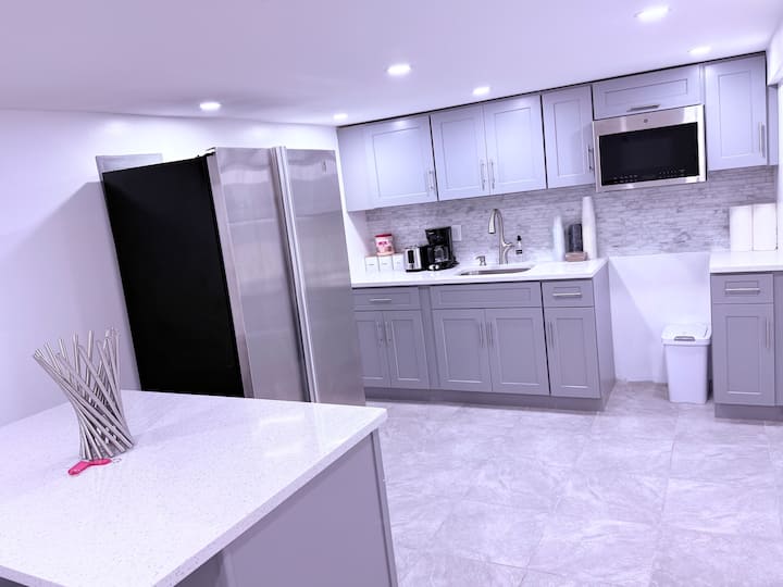 Anastasia’s Guest Room.share Bath & Space#2 - Long Beach, NY