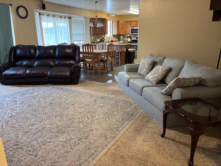 3br Private Retreat W/ Yard & Fire Pit - Springville, UT