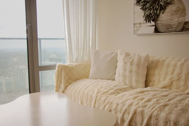 Dt Toronto 1br+den | Sleeps 4| View & Subway - Toronto