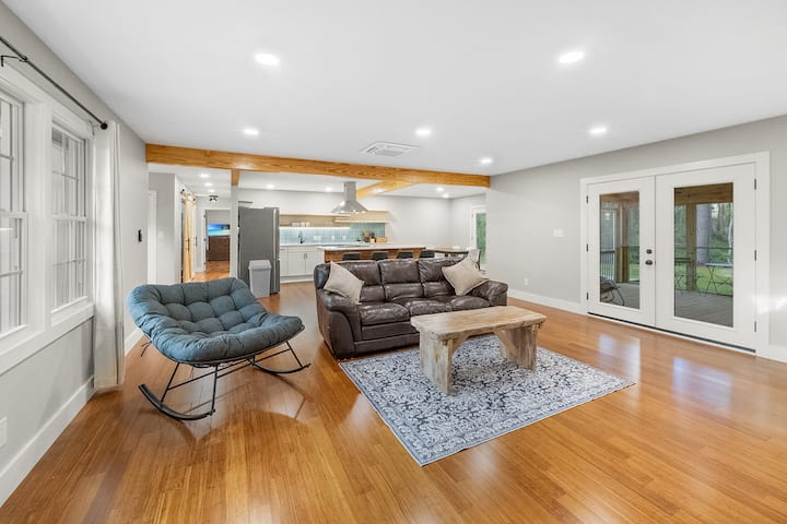 Modern Costal Retreat - Close To Beach And Golf - Litchfield Beach