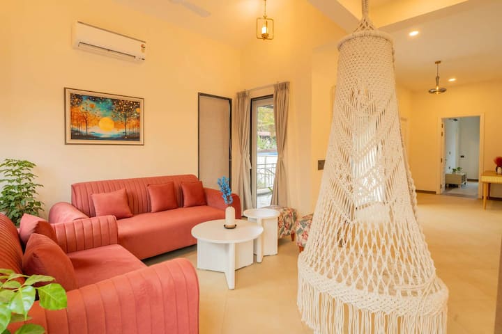 Living room image 7