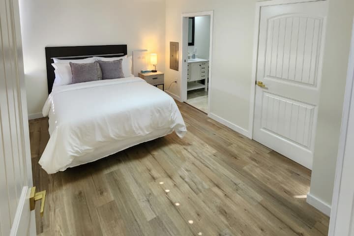 Modern Suite - Reese Tower - Tulsa, OK