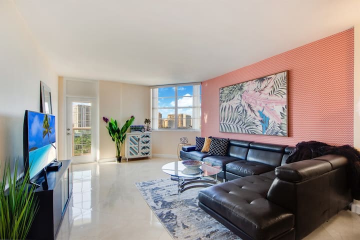Family Beach Home W Ocean & Bay Views, Corner Unit - Sunny Isles Beach, FL