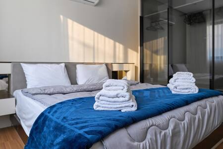 The Luxe Stay 2BR, Lakeview residence — 2