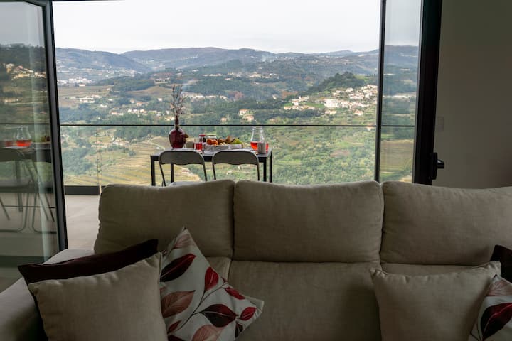 Cherry Douro Hill -
Retreat With Stunning Views - Resende