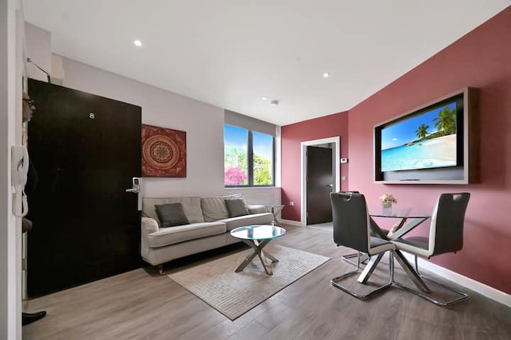 Station Walk Beautiful Stay | Cmk | Free Parking - Milton Keynes