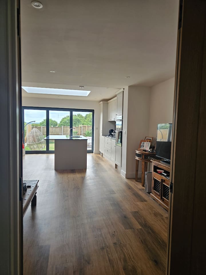 Modern 5 Bedroom Detached New Build Property - Westgate-on-Sea