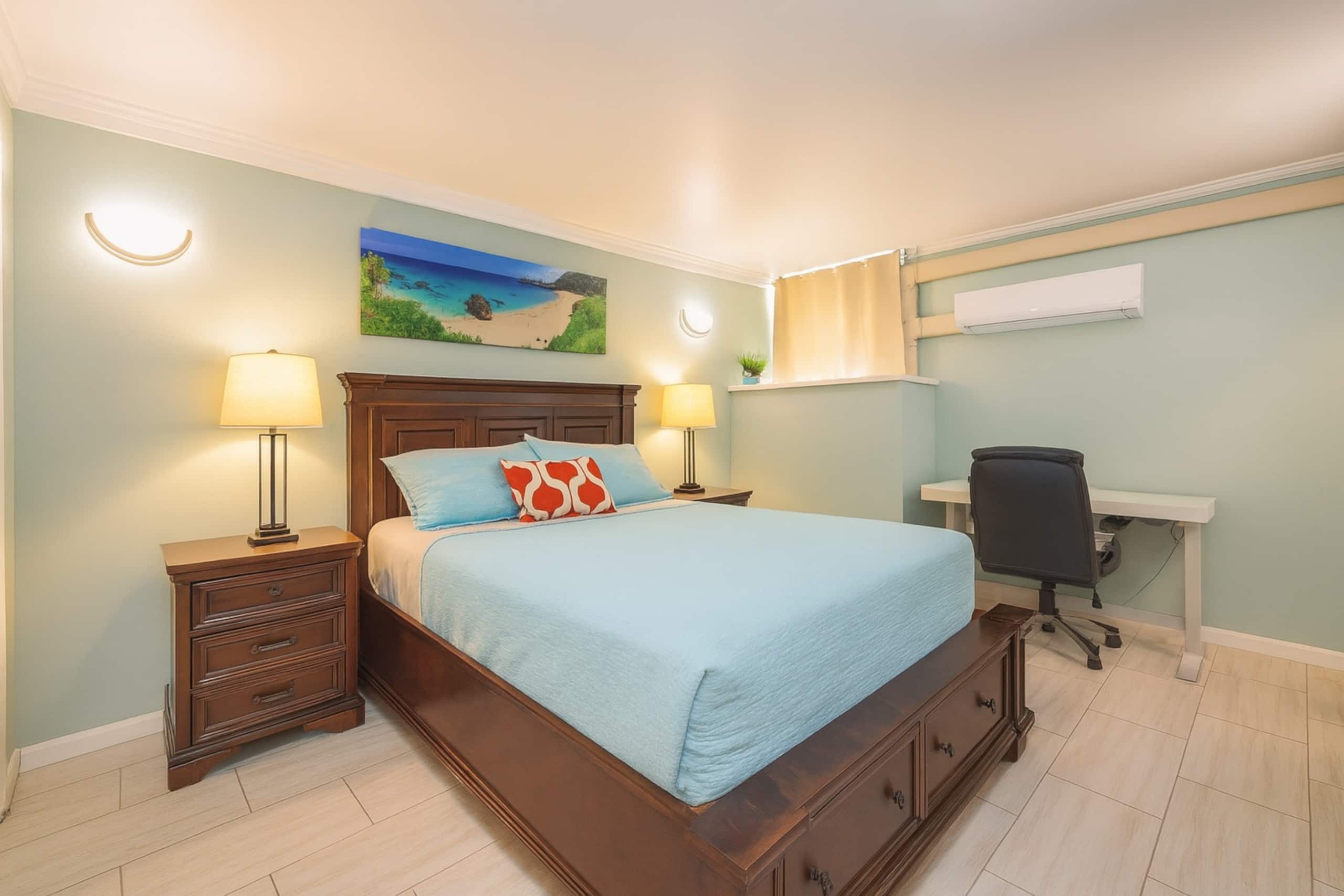500 feet to Waikiki beach/washer dryer/parking - Image 10