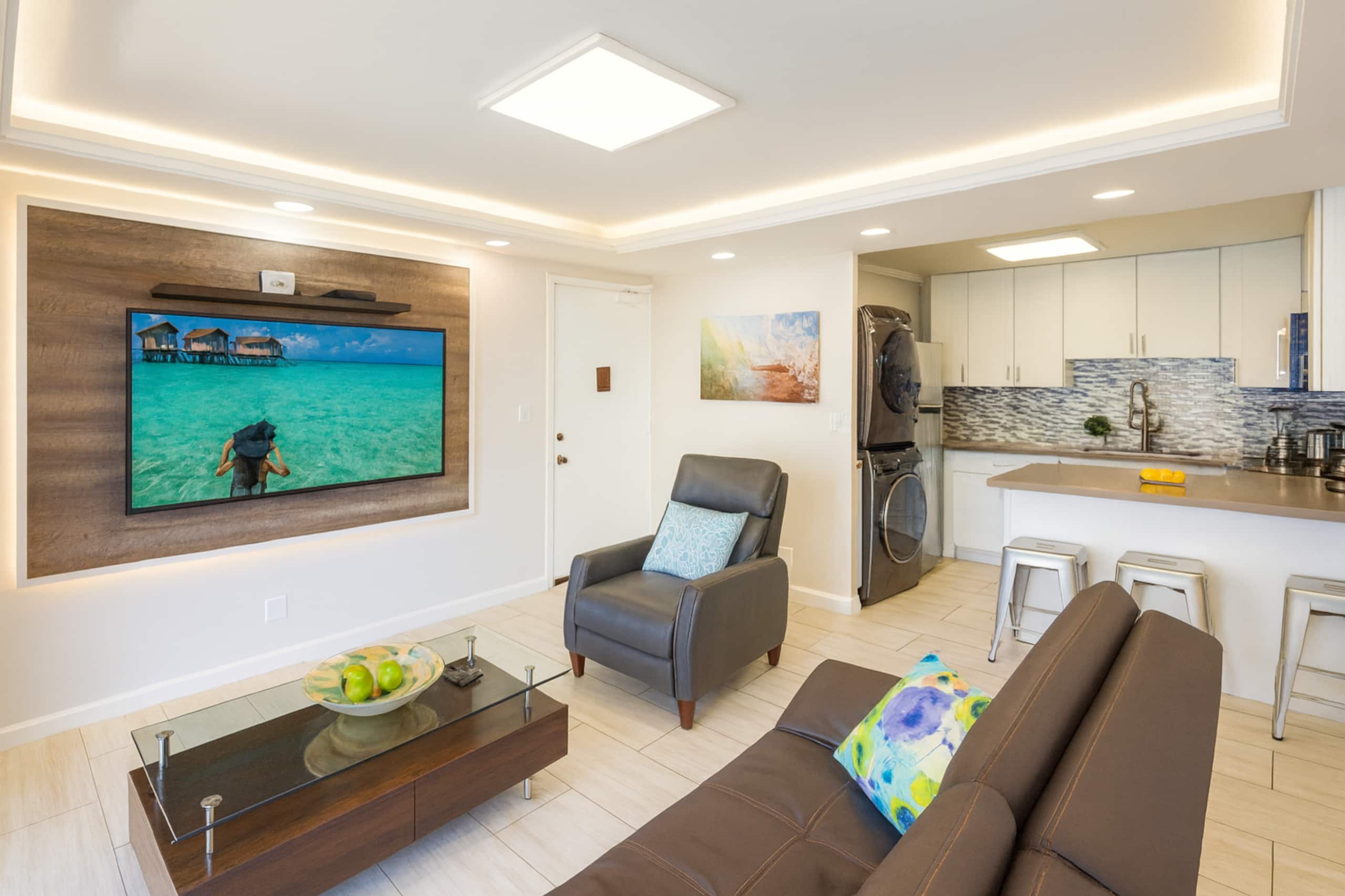 500 feet to Waikiki beach/washer dryer/parking - Image 2