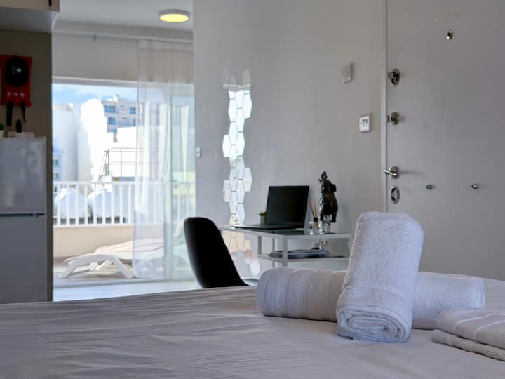 D'suites - Queen Studio Penthouse With Terrace - Malte
