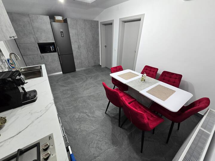 Casa Made - Camera King Size(2adulti+1copil) - Luna