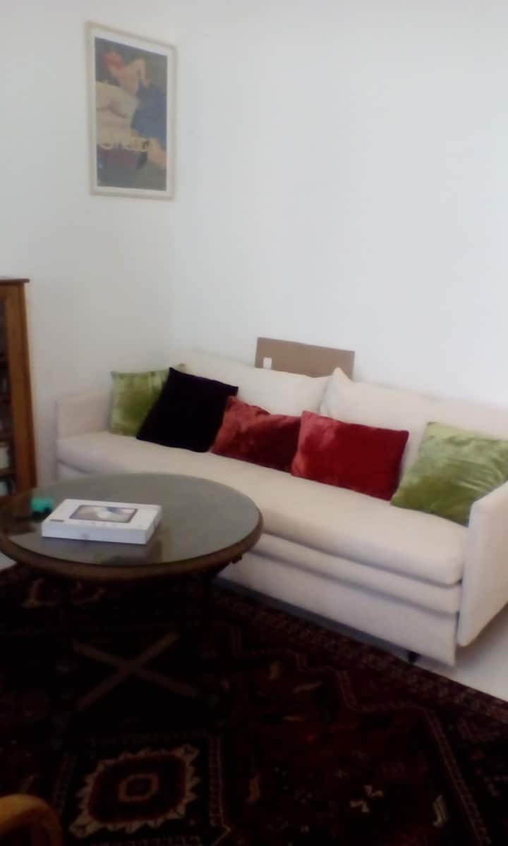 3 Pièces : Salon, Cuisine, 2 Chambres, Sdb, Wc - Béziers
