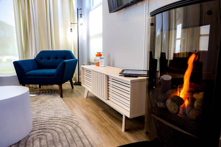 The Cornice- Sleeps 8 - Ac - Pet Friendly - Modern - Red Lodge, MT