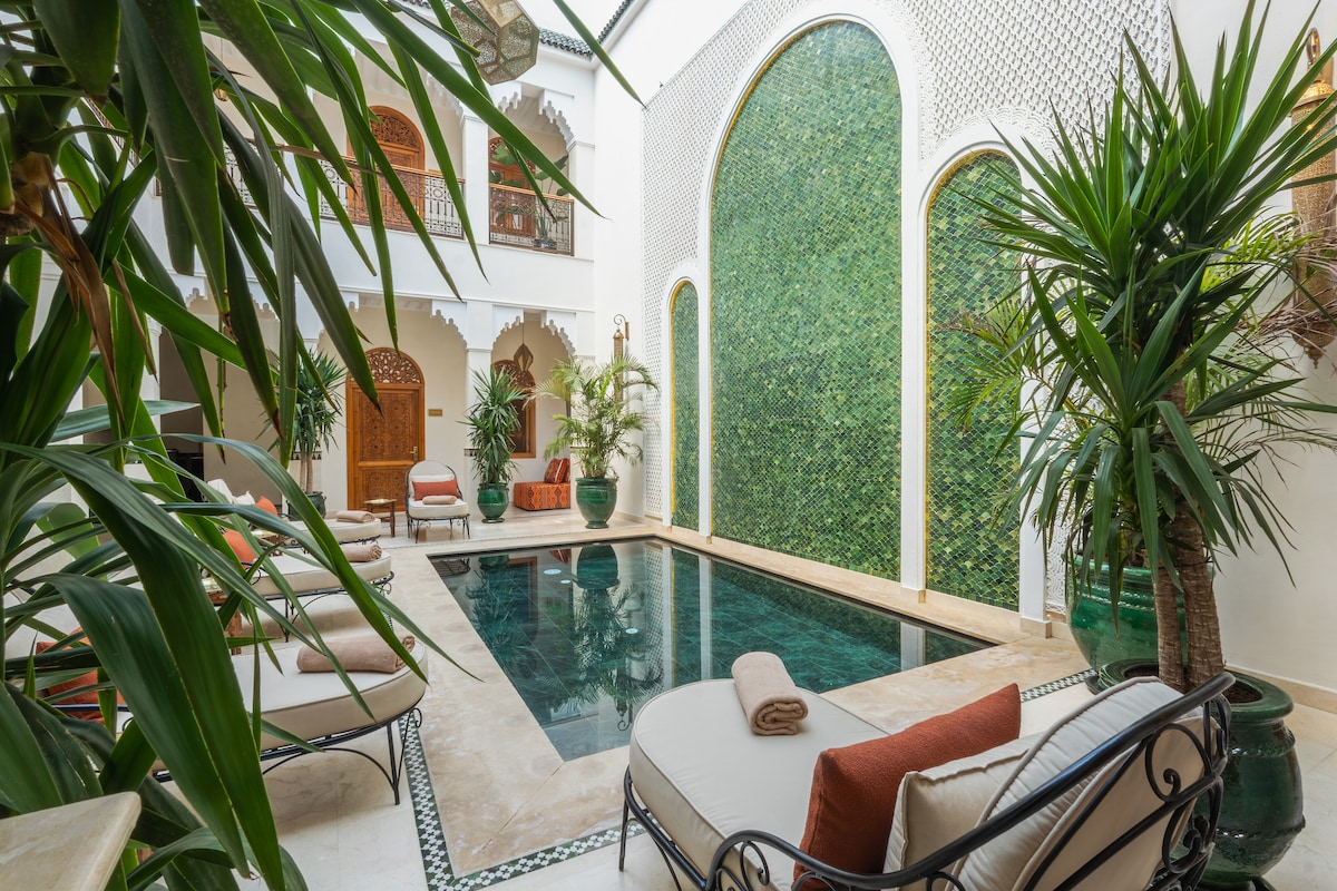 Deluxe Room · Luxury Riad with Pool - Riads for Rent in Marrakesh ...