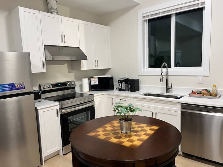 Spacious Private Suite Near White Rock Beach - White Rock