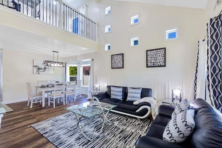B12: Central Ac & Private Yard - Snohomish, WA