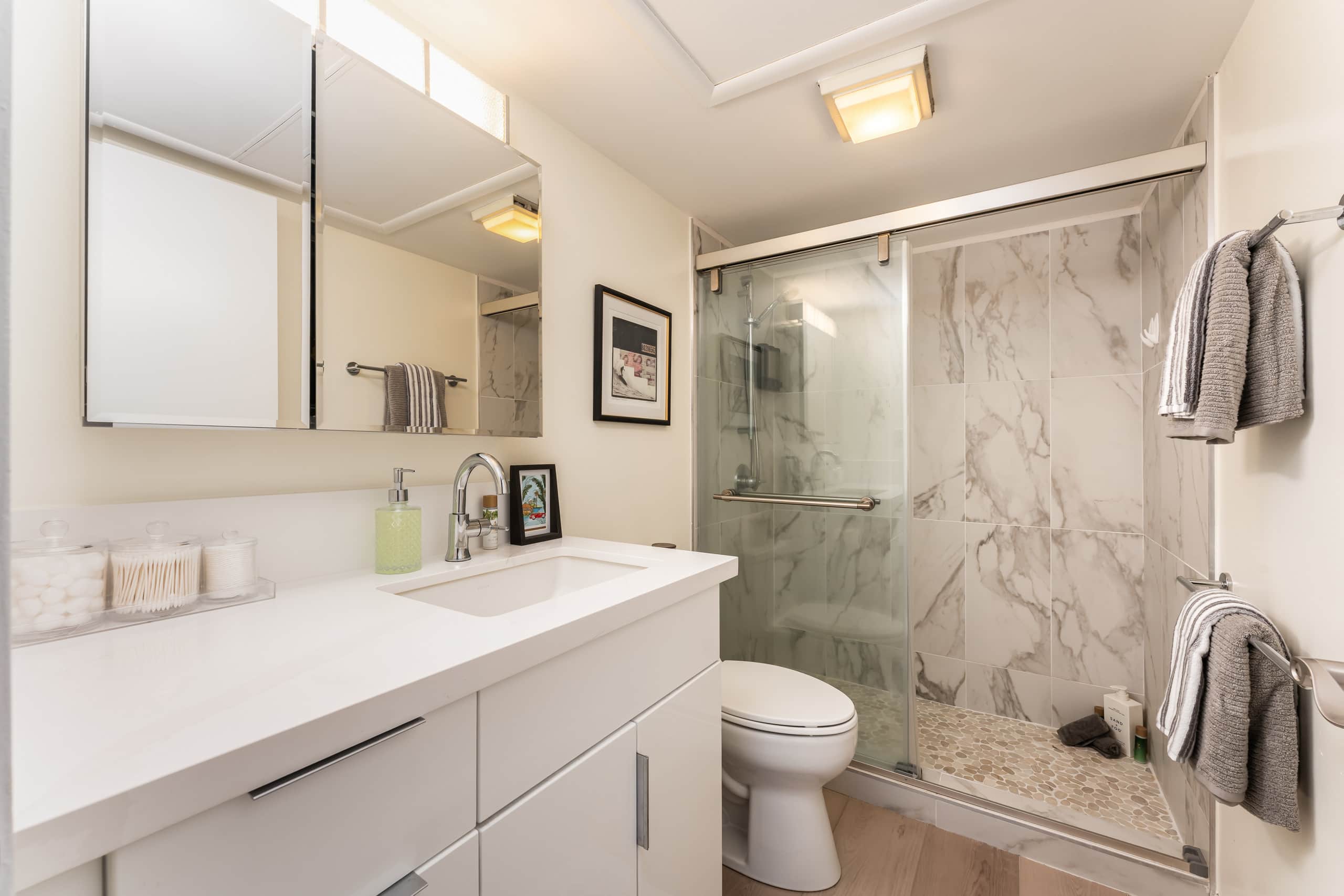 Condo in Honolulu · ★4.67 · 1 bedroom · 2 beds · 1 private bath - Image 16
