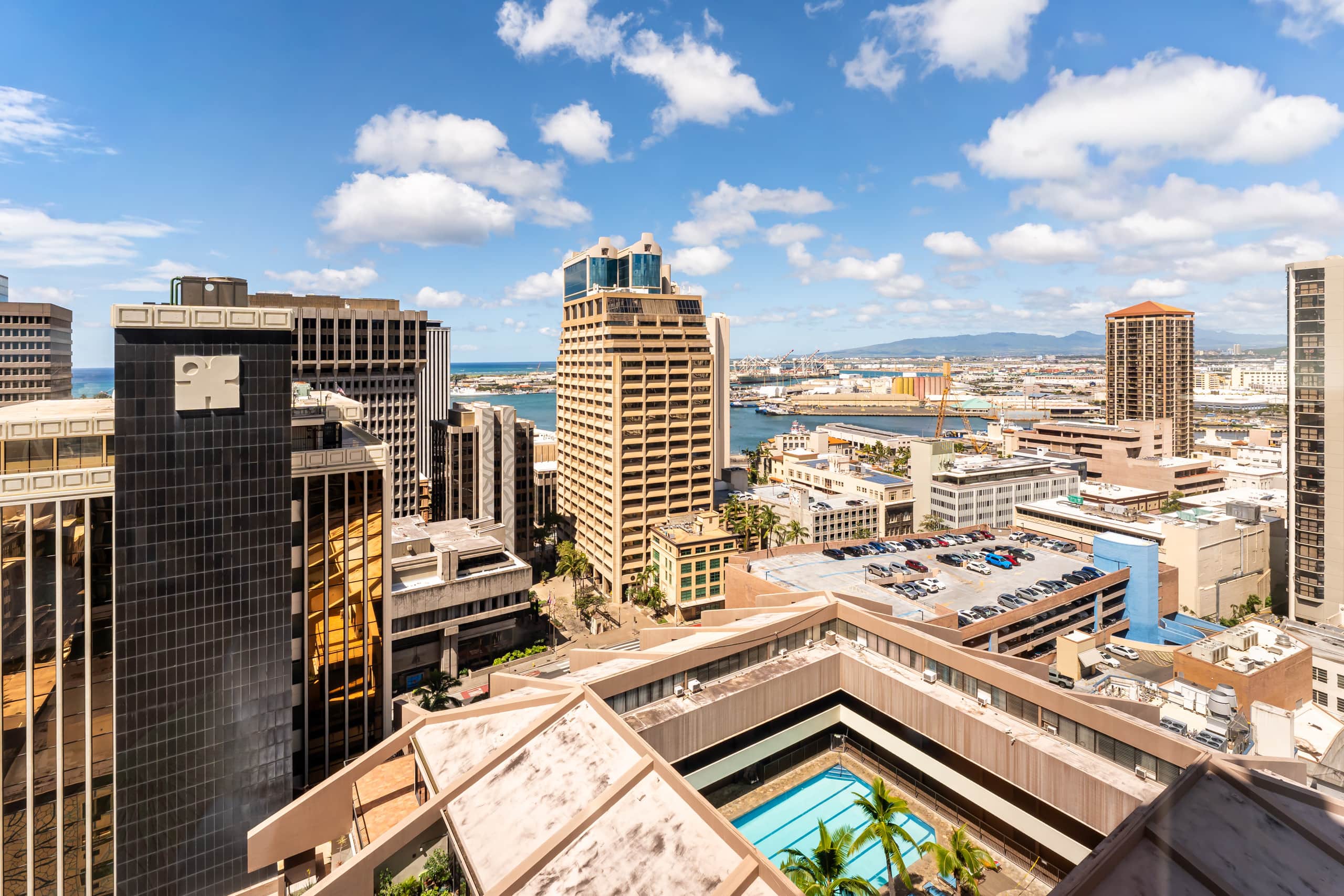 Condo in Honolulu · ★4.67 · 1 bedroom · 2 beds · 1 private bath - Image 25