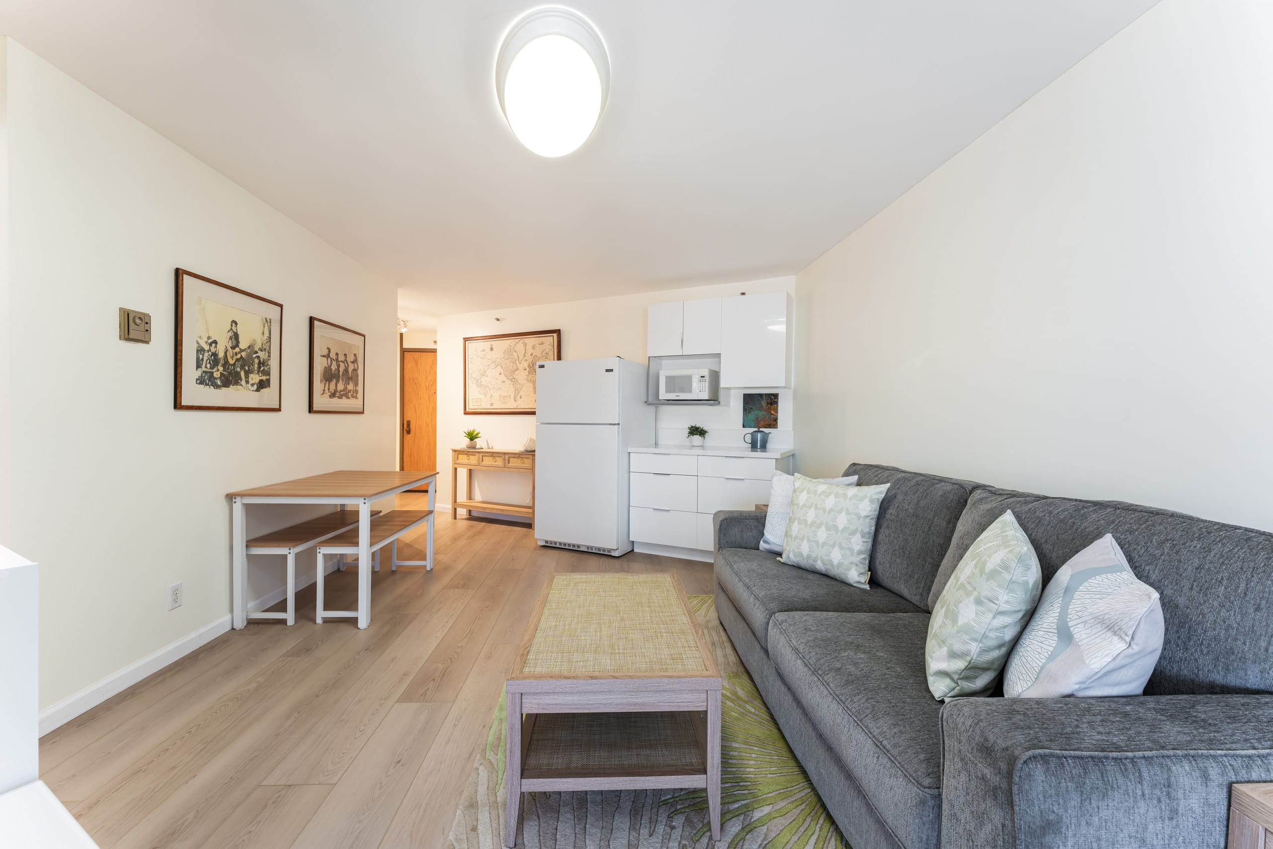 Condo in Honolulu · ★4.67 · 1 bedroom · 2 beds · 1 private bath - Image 3