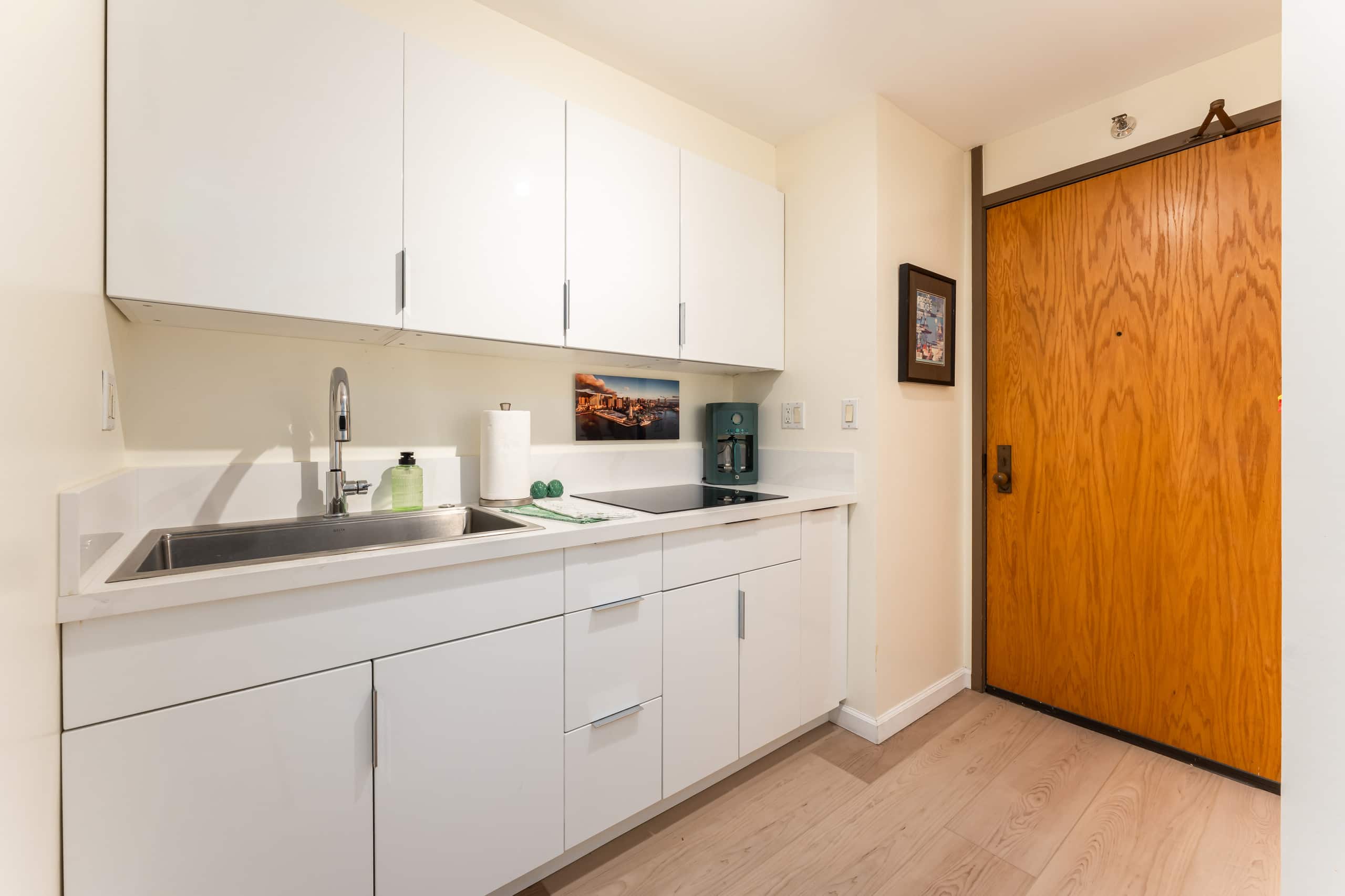 Condo in Honolulu · ★4.67 · 1 bedroom · 2 beds · 1 private bath - Image 8