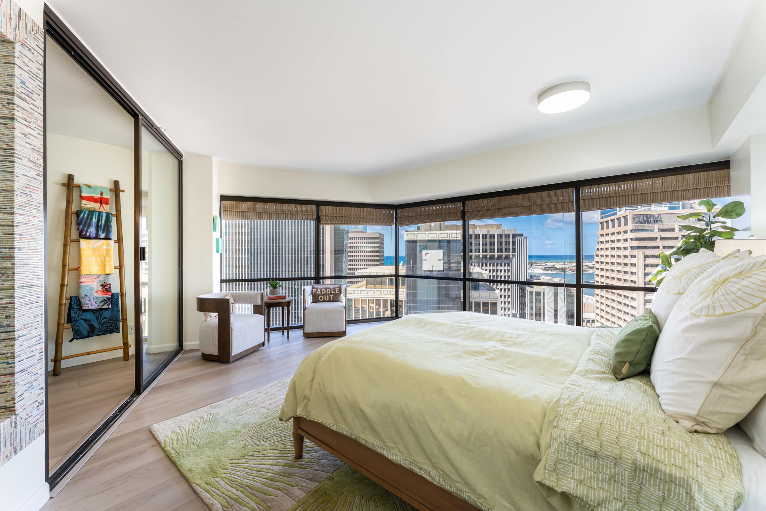Condo in Honolulu · ★4.67 · 1 bedroom · 2 beds · 1 private bath - Image 14