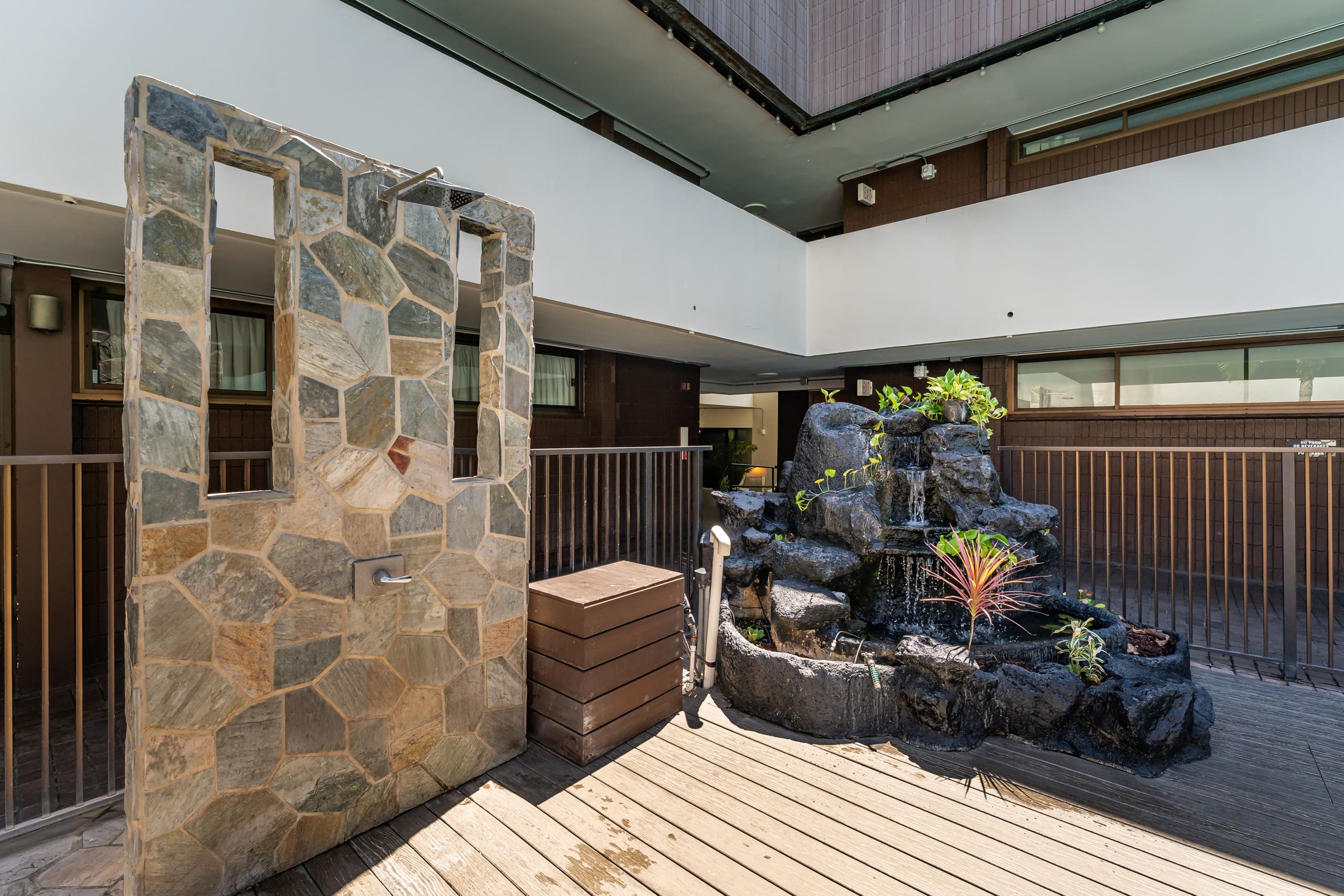 Condo in Honolulu · ★4.67 · 1 bedroom · 2 beds · 1 private bath - Image 27