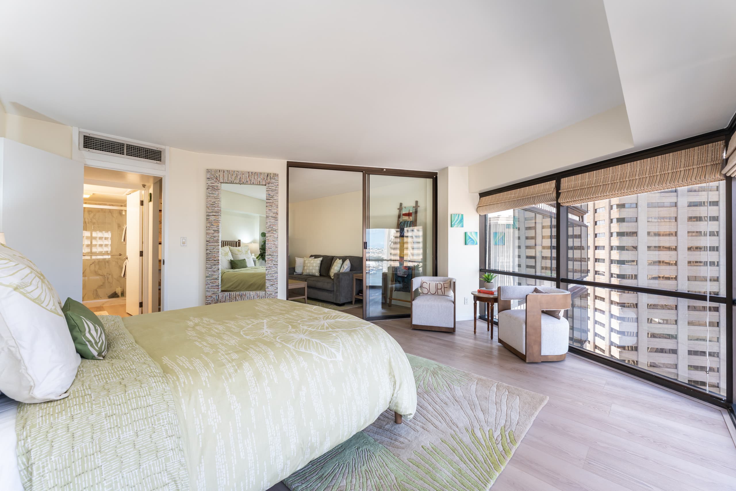 Condo in Honolulu · ★4.67 · 1 bedroom · 2 beds · 1 private bath - Image 13