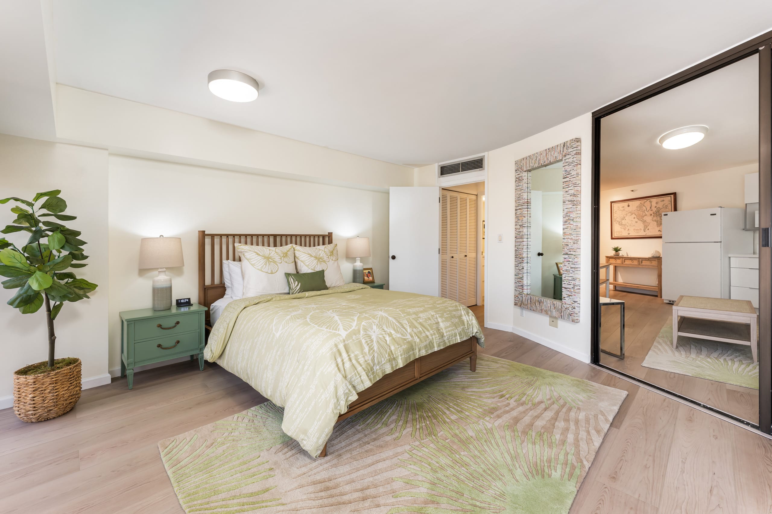 Condo in Honolulu · ★4.67 · 1 bedroom · 2 beds · 1 private bath - Image 12