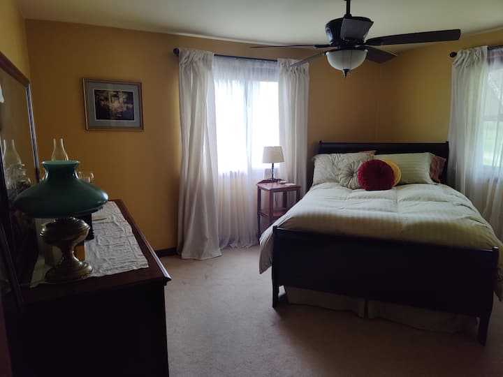 The Perfect Get Away 2 Bedroom Get Away - Sewickley, PA