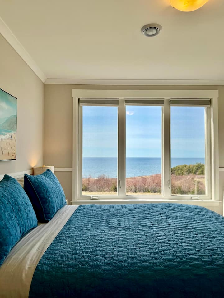 Super comfortable Queen bed with ocean views of course ;)