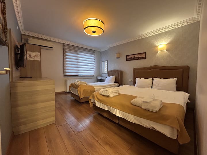 4 Bedroom & 2 Bathroom House In Sultanahmet - Istanbul
