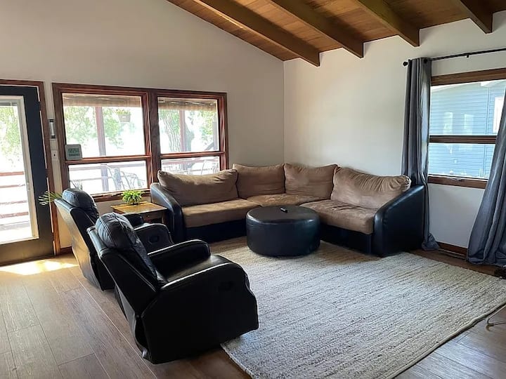 Updated Lakehouse On Mccook Lake | 5 Bed 3 Bath - 蘇城