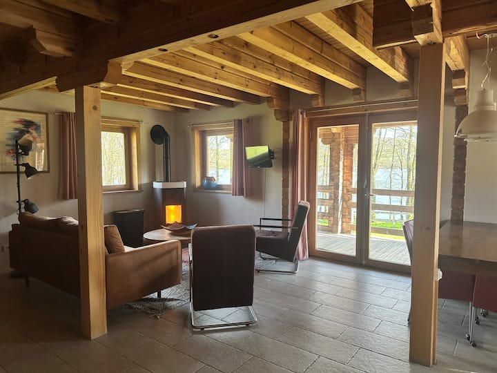 Charmant Chalet Au Bord Du Lac. - Lac de Pannecière