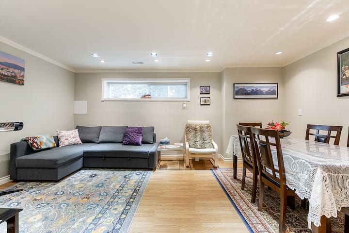 Cozy 2br Suite, Private, Easy Access To Seabus - North Vancouver