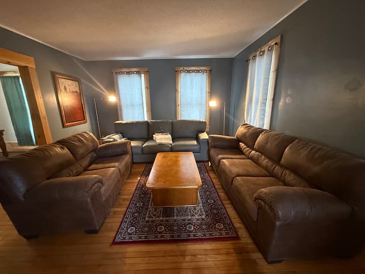 Four Bedroom Cozy Home In Lebanon. - Hanover, NH