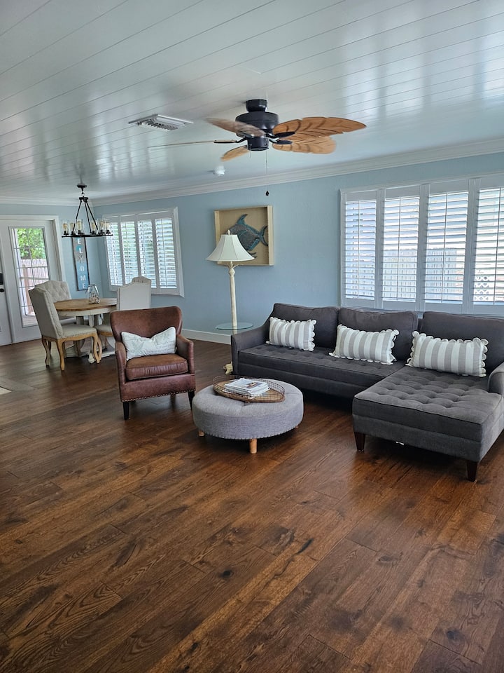 Wonderful Cottage! Walk To Harbor, Shops & Dining - Punta Gorda, FL