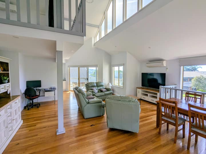 Beach House With Water Views In Tura Beach - Pambula