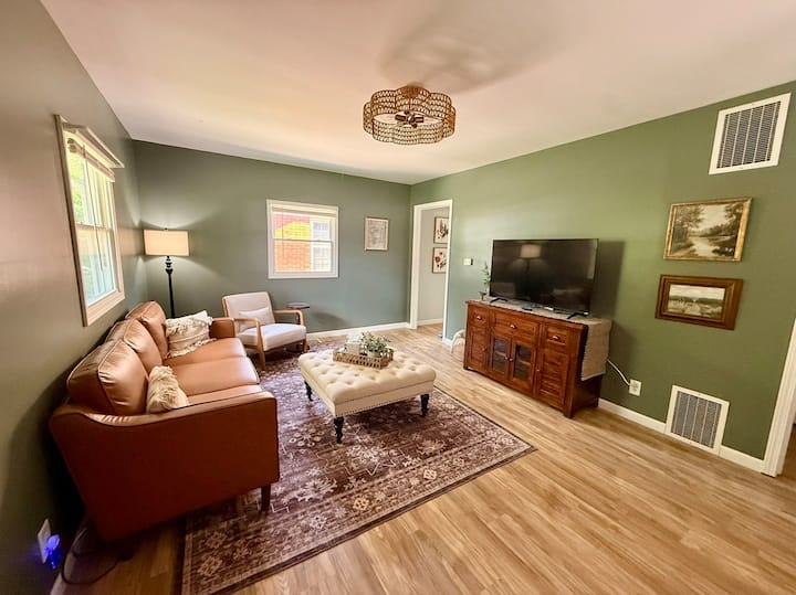 Modern 2br Home  Quiet Neighborhood  Sleeps 4 - Springfield, IL