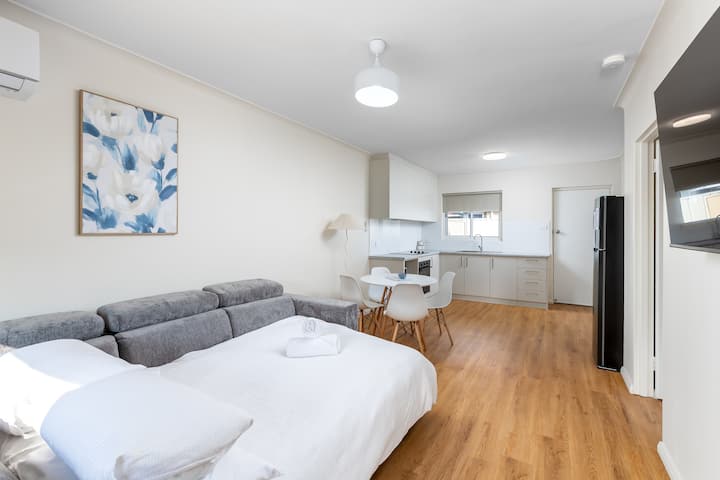 Coastal Stay | Prime Beach Location - Bunbury
